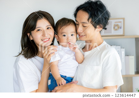 Young family image 123614447