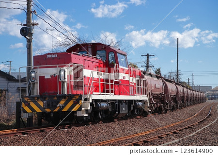 福島臨海鐵道DD562型機車牽引礦石運輸列車(安中貨運)在福島臨港線上行駛_2025年2月21日拍攝 福島臨海鐵道DD562型機車牽引礦石運輸列車(安中貨運)在福島臨港線上行駛_2025年2月21日拍攝 123614900