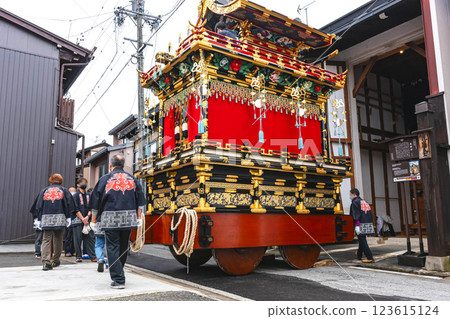 220415 高山雨中祭 z041 123615124