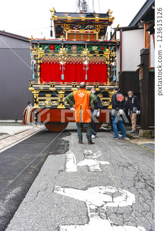 220415 Takayama Festival in the Rain z053 123615126
