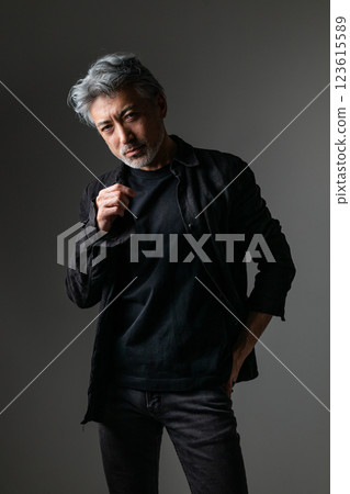 一個英俊的男人 一個英俊的男人 123615589