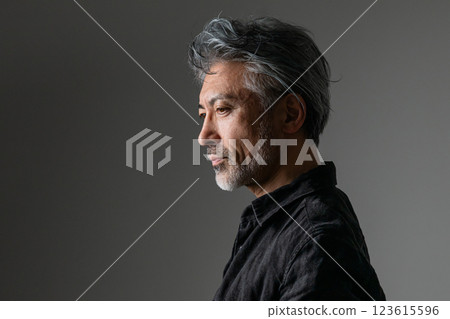 A handsome man 123615596