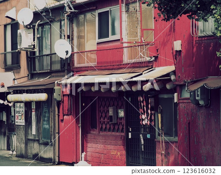 Showa-era old townscape 123616032