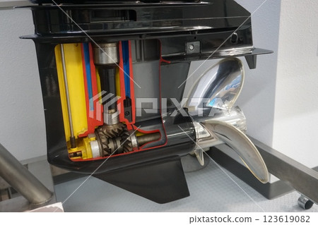 鈴木D250船外機螺絲結構 123619082