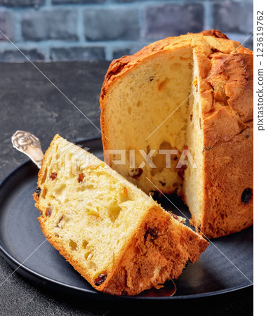 Panettone, sweet bread with raisins, top view Panettone, sweet bread with raisins, top view 123619762