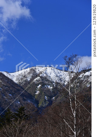 Oku-Nikko scenery - Mt. Goshiki as seen from Lake Yunoko 123619820