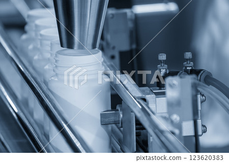 The pharmaceutical manufacturing concepts in the light blue scene. The pharmaceutical manufacturing concepts in the light blue scene. 123620383