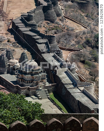 Part of walls and battlements of Kumbhalgarh Fort - Rajasthan - India Part of walls and battlements of Kumbhalgarh Fort - Rajasthan - India 123620670