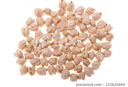 chickpeas isolated 123620804