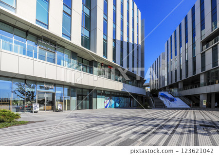 Haneda Innovation City entrance 123621042