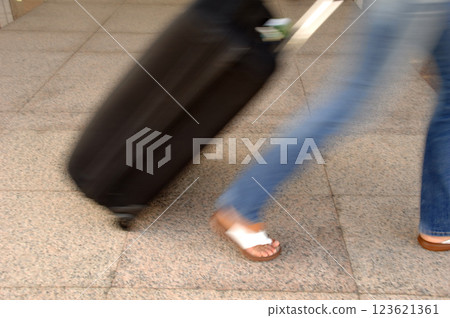 woman and suitcase 123621361