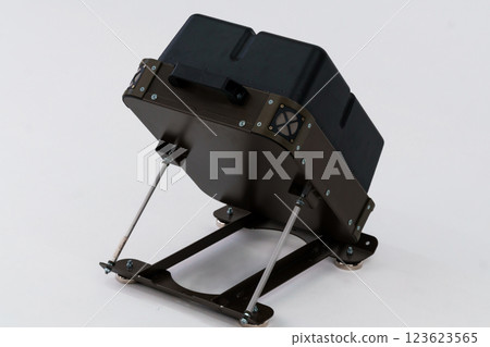 Compact Electronic Warfare System with Adjustable Support Structure Compact Electronic Warfare System with Adjustable Support Structure 123623565