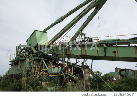 Jib roller at Ikeshima coal mine in Ikeshima, Nagasaki World Heritage Site, Nagasaki City, Nagasaki Prefecture 123624507