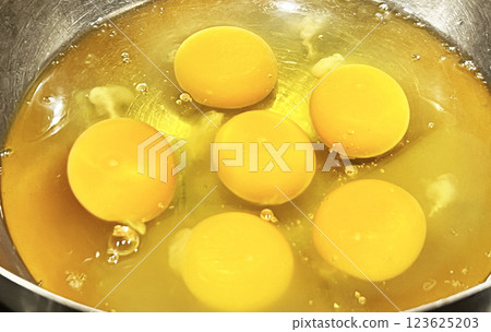 Fresh eggs prepared for baking Fresh eggs prepared for baking 123625203