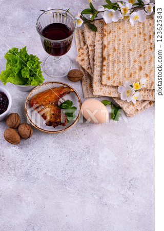 Traditional Passover Seder plate with symbolic foods. Symbolic of Jewish holiday Pesah. 123625843