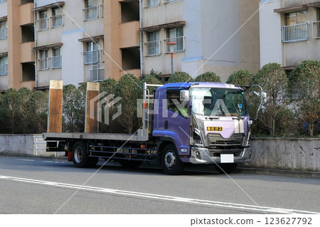 承運車（車輛承運人） 123627792