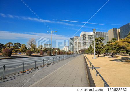 [Chiyoda-ku, Tokyo] Urban scenery around the Imperial Palace Outer Garden 123628282