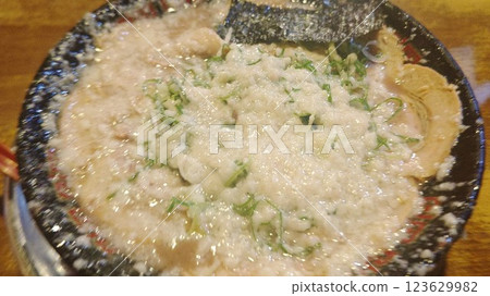 美味又肥美的豬骨拉麵 123629982