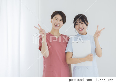 醫護人員、醫生、護士、護理人員、醫療管理人員 醫護人員、醫生、護士、護理人員、醫療管理人員 123630466