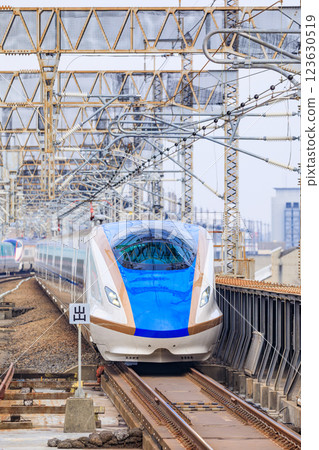 上越新幹線/北陸新幹線進入埼玉縣大宮站 上越新幹線/北陸新幹線進入埼玉縣大宮站 123630519