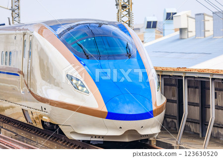 上越新幹線/北陸新幹線進入埼玉縣大宮站 上越新幹線/北陸新幹線進入埼玉縣大宮站 123630520