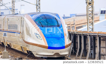 上越新幹線/北陸新幹線進入埼玉縣大宮站 123630521