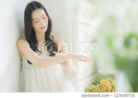 少婦，美人像』 123630710