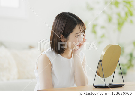 少婦，美人像』 123630760