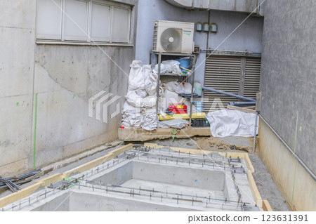 Construction site, foundation work, concrete, outdoor unit 123631391