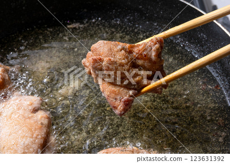 Deep-fried chicken Tatsuta-age 123631392