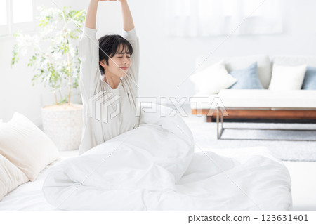 Morning awakening female 30s 123631401