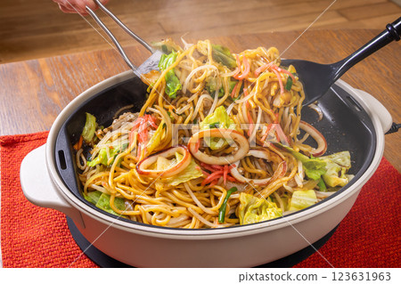 Yakisoba Grilled soba (baked noodle dishes) 123631963
