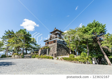 福井縣堺市日本百強城,晴天的丸岡城樓 福井縣堺市日本百強城,晴天的丸岡城樓 123632167