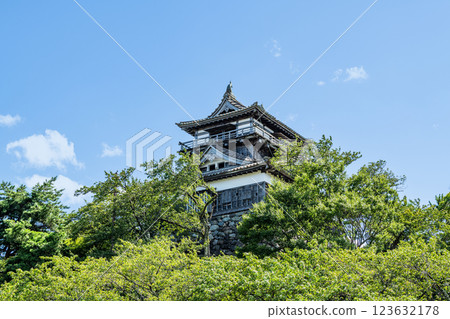 Sakai City, Fukui Prefecture, Japan's Top 100 Castle, Maruoka Castle Tower in fine weather 123632178