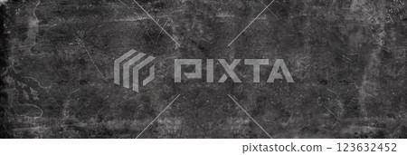 牆壁因老化而出現大量污垢、污漬和刮痕 牆壁因老化而出現大量污垢、污漬和刮痕 123632452