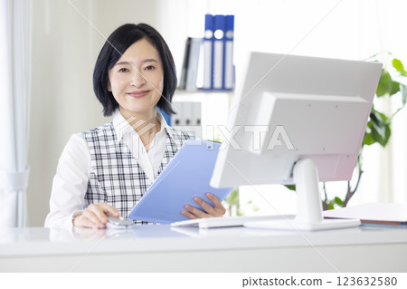 Medical reception staff in uniform 123632580