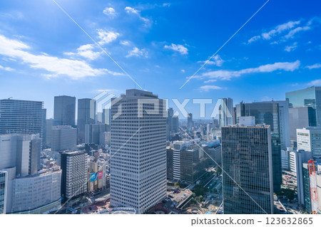 城市景觀:梅田車站週邊的摩天大樓 城市景觀:梅田車站週邊的摩天大樓 123632865