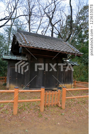 Iwatsuki Castle back gate 123633078