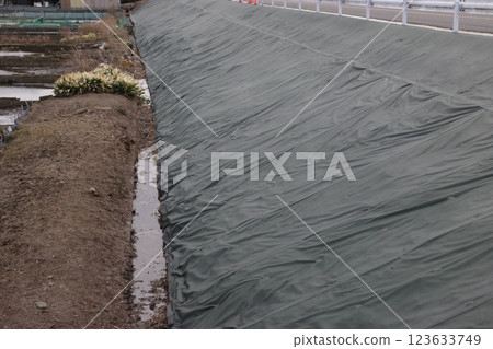 Weed control sheet construction 123633749