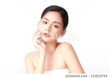 Beautiful young asian woman with clean fresh skin on white background, Face care, Facial treatment, Cosmetology, beauty and spa, Asian women portrait. 123633784