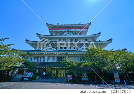 仰望靜岡縣熱海市的熱海城 123637693