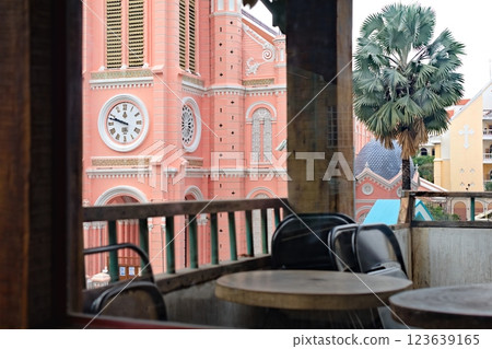 新定教堂,又名粉紅教堂 新定教堂,又名粉紅教堂 123639165