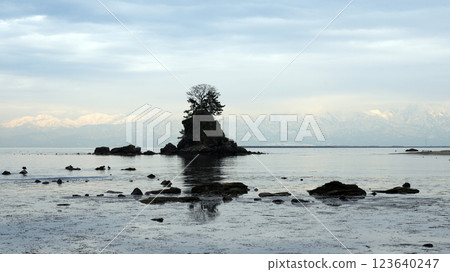 Amaharashi Coast Tateyama Mountain Range 123640247