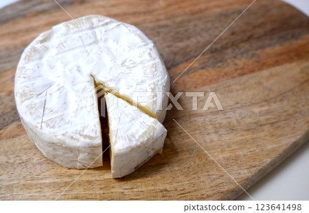 Camembert cheese Camembert cheese 123641498