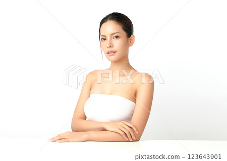 Beautiful young asian woman with clean fresh skin on white background, Face care, Facial treatment, Cosmetology, beauty and spa, Asian women portrait. Beautiful young asian woman with clean fresh skin on white background, Face care, Facial treatment, Cosmetology, beauty and spa, Asian women portrait. 123643901