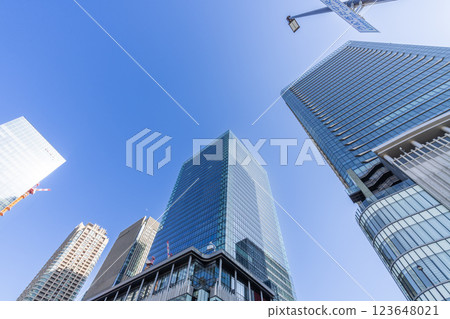 Urban landscape of the Umeda commercial area in Osaka, where redevelopment is remarkable 123648021