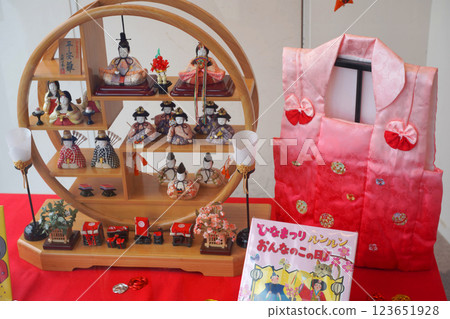 Hinamatsuri image 123651928