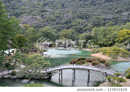 Ritsurin Garden: South Lake and Engetsukyo Bridge 123652829