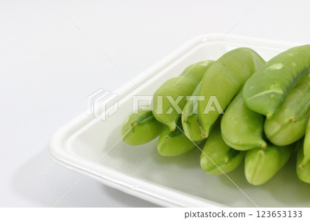 時令青豆裝點餐桌 時令青豆裝點餐桌 123653133