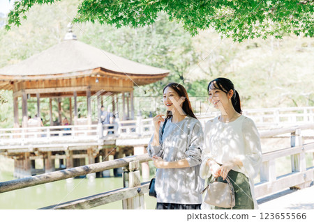 兩位女士在奈良旅行 123655566